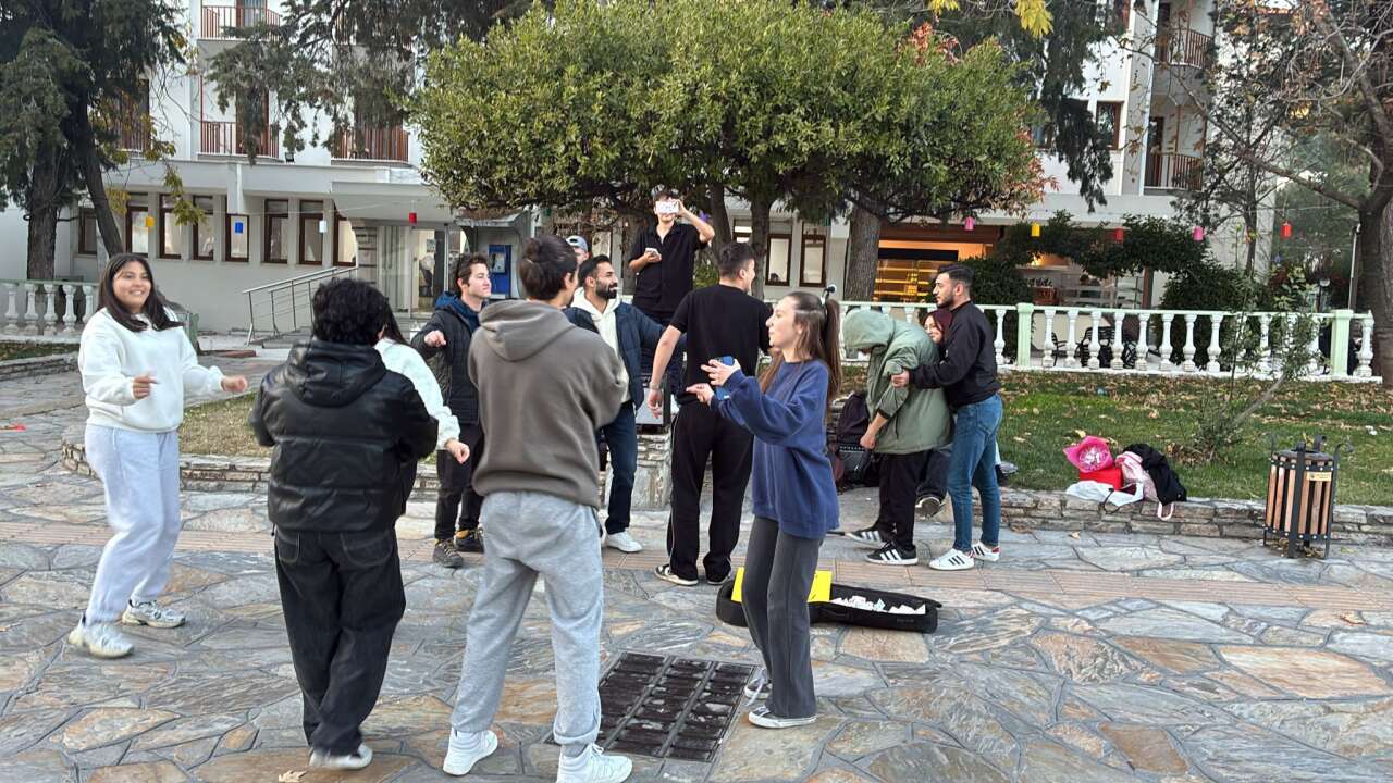 Eğlence ve Yardımlaşma Aynı Sahnede Buluştu 1